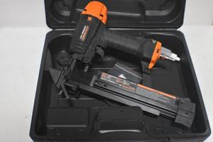 lot 48 image: WEN 61741K 4-in-1 18-Gauge Pneumatic Flooring Nailer and Stapler