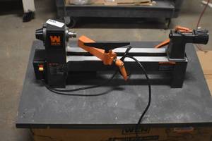 WEN LA3421 3.2-Amp 8-Inch by 13-Inch Variable Speed Mini Benchtop Wood Lathe