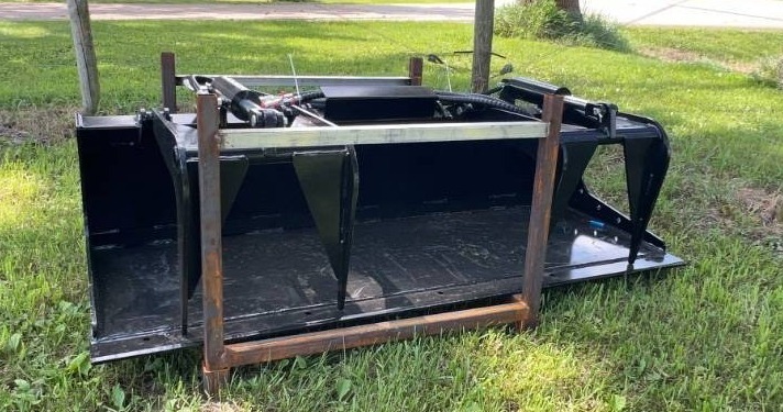 lot 4188 image: FUTURE Skid Steer Grapple Bucket (FT-PG72C)