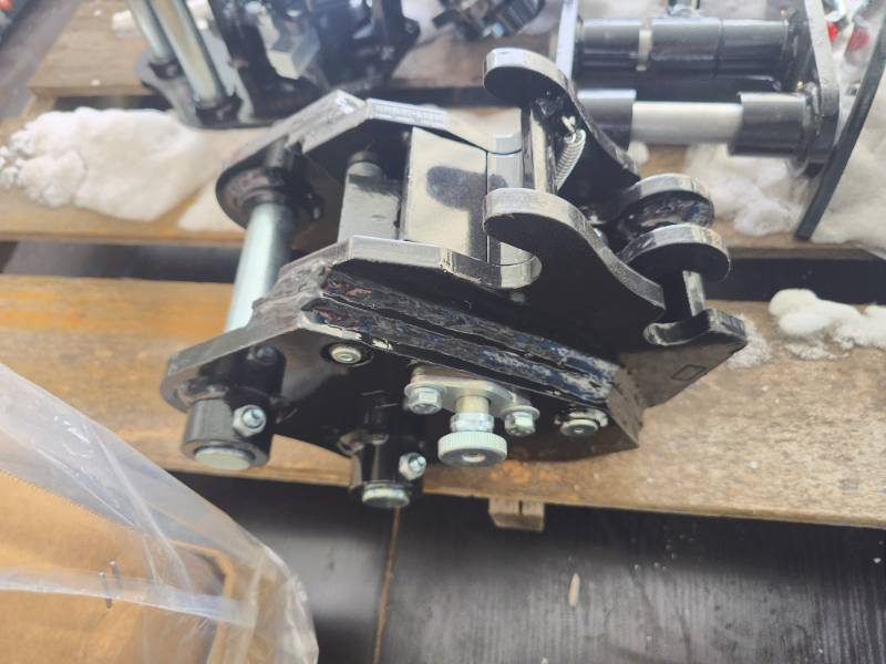 lot 6260 image: SDLANCH Semi Automatic Quick Changer