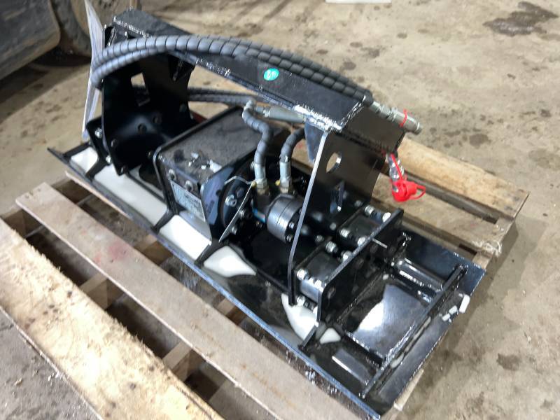 lot 5001 image: FUTURE Skid Steer Mini Plate Compactor (FT-MPC4)