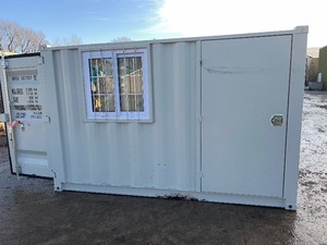 lot 464 image: SDLANCH 10 Foot Container Cabin w Side Door & Window (IRGC40)
