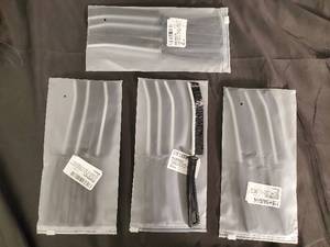 lot 141 image: Bestyelz 5PCS Crevice Cleaning Brush Set - Skinny Bristle Gap Brushes for Grout & Tile Corners