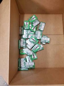lot 190 image: Trident Spearmint Sugar-Free Gum - Bulk Box of Individual Wrappers