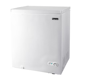 lot 56 image: Magic Chef 5.0 cu. ft. Chest Freezer in White Model # HMCF5W4 (Minor Transit Damage)