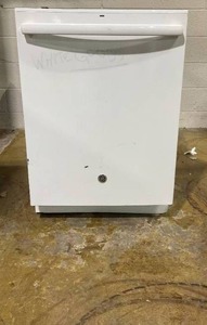 lot 92 image: GE� Stainless Steel Interior Dishwasher with Hidden Controls Model #GDT580SGFWW (Transit Damage)