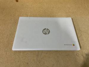 lot 185 image: hp Chromebook 14 in Intel 4GB 128GB (Screen Has A Small Lime Going Down, See Photos)