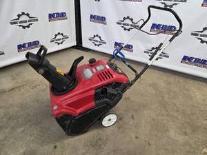 lot 13 image: Toro Power Clear 721 RC Snowblower