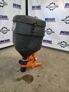 lot 21 image: Salt Dogg Hitch Mount Tailgate Spreader