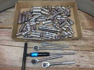 lot 319 image: Group 38 Dr Ratchets - Sockets - Extensions