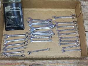 lot 329 image: Group CRAFTSMAN - Metric - SAE Offset Ignition Wrenches