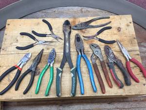lot 342 image: Group Pliers - Cutters