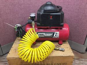 lot 361 image: Tool Shop 13 HP Portable 2 Gallon Compressor - Works