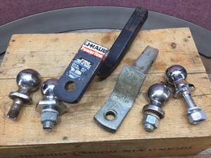 lot 376 image: (2) 1 14 Shank Trailer Tow Bars with (2) 1 78 Balls  (2) 2 Balls