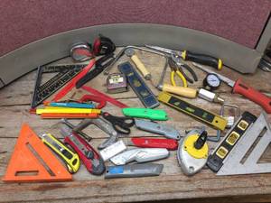 lot 389 image: Large Group Contractor Tools - Squares - Knives - Levels - See Pics