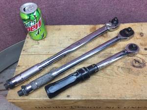 lot 394 image: 38 - 12 Torque Wrenches