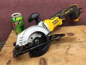 lot 105 image: DEWALT DCS571 - 20V Cordless 4 12 Circular Saw - Tool Only