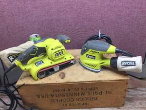lot 128 image: 2 RYOBI BE319  CFS1503G Sanders - Nice