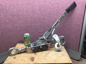 lot 145 image: Heavy Duty Come-Along 8,000 Lb Pulling Capacity