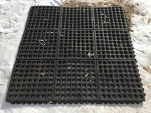 lot 162 image: Anti-Fatigue 38 x 38 Rubber Floor Mat