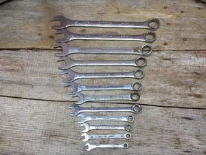 lot 211 image: 12 Pc SAE Sequential Combination Wrenches 14 - 1516 Variety Brands