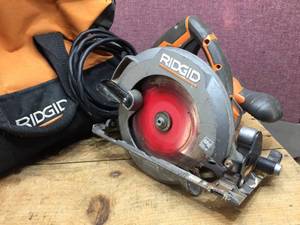 lot 226 image: RIDGID R3204 6 12 Circular Saw with Bag - Nice