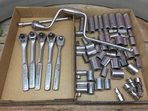 lot 233 image: (5) Classic CRAFTSMAN 12 Ratchets with Extensions - SAEMetric SocketsDeep Well