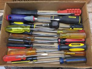 lot 295 image: Variety Philips  Flat Screwdrivers