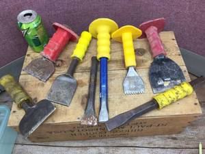 lot 296 image: Group Heavy ConcreteBrick Chisels