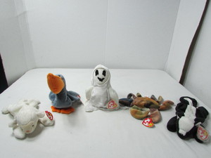 lot 61 image: Vintage Beanie Babies