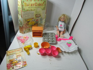 lot 67 image: Vintage Hasbro Sweet Cookie Doll