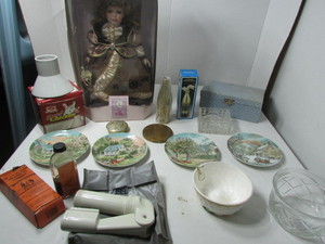 lot 68 image: Vintage Items