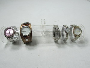 lot 24 image: Vintage Womens Wrist Watches