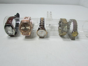 lot 28 image: Vintage Womens Wrist Watches