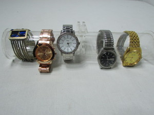 lot 29 image: Vintage Womens Wrist Watches