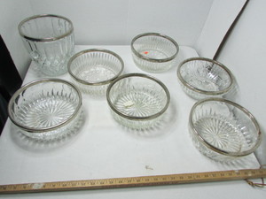 lot 75 image: Vintage Silver Plated Bowls