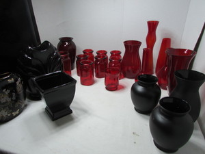 lot 127 image: Floral Vases and Planters