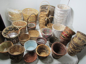 lot 139 image: Whicker Planter Baskets