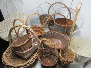 lot 143 image: Whicker Basket Planters