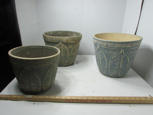 lot 146 image: Floral Pots