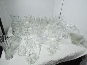 lot 160 image: Glass Vases