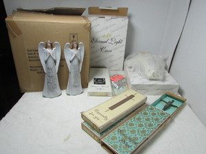 lot 180 image: Religious Figurines