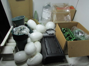 lot 181 image: Floral Arrangement Supplies