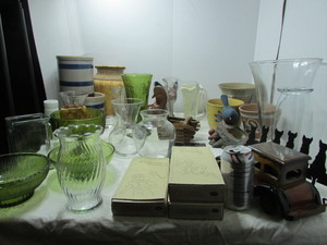 lot 187 image: Glass Decor