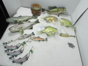 lot 189 image: Artificial Fish