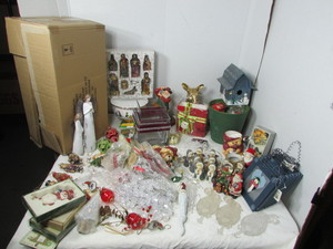 lot 202 image: Christmas Resale Lot