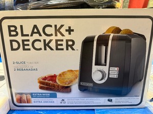 lot 91 image: Black and Decker Toaster Model T2569-Brand New