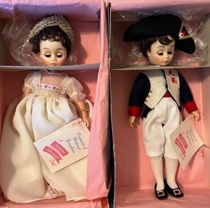 lot 30 image: Madame Alexander Portraits of History Dolls Napoleon and Josephine in Boxes
