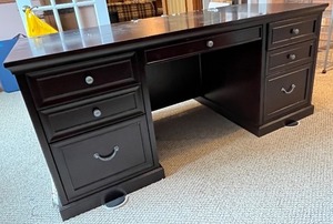 lot 318 image: Large Dark Wood Executive Office Desk with Drawers and Cable Ports