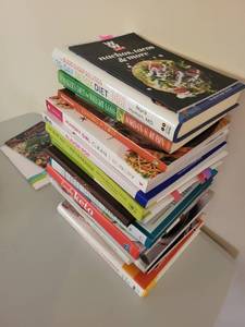 lot 137 image: Collection of 12 Healthy Diet and Recipe Cookbooks
